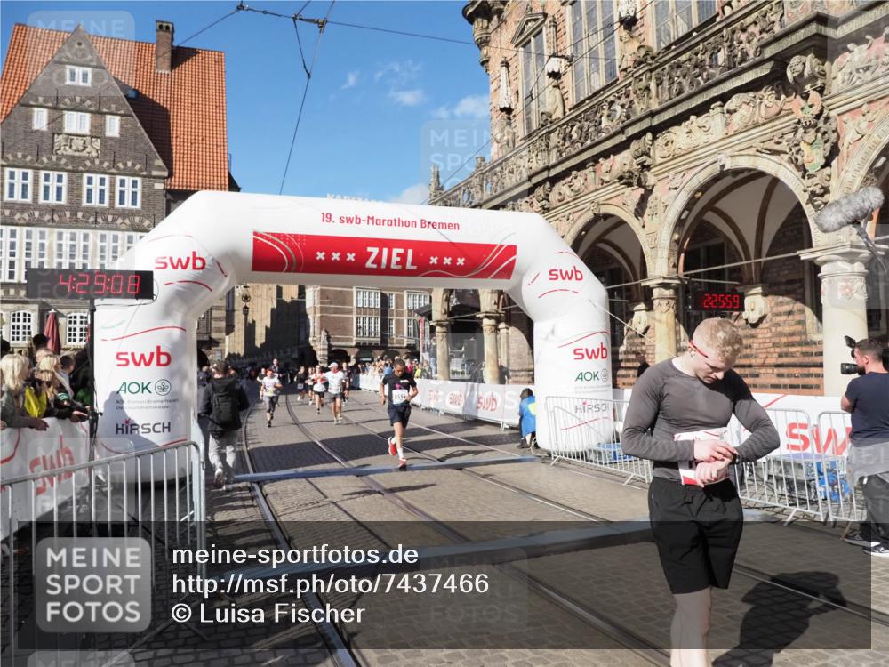 06.10.2024 - 19. swb-Marathon Bremen Luisa Fischer http://msf.ph/oto/7437466 06.10.2024 13:59:08 Ziel 706, 1394, 2365, 2641, 3808, 3809, 5031, 5476, 6554 meine-sportfotos.de