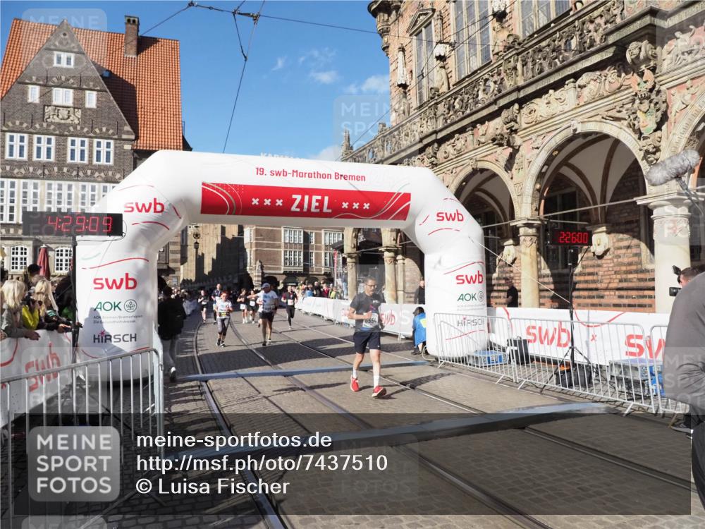 06.10.2024 - 19. swb-Marathon Bremen Luisa Fischer http://msf.ph/oto/7437510 06.10.2024 13:59:09 Ziel 706, 1394, 2365, 2641, 2823, 3216, 3808, 3809, 5031, 5476, 6554 meine-sportfotos.de