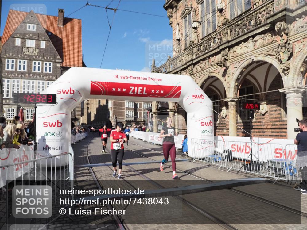 06.10.2024 - 19. swb-Marathon Bremen Luisa Fischer http://msf.ph/oto/7438043 06.10.2024 13:59:22 Ziel 188, 4423, 4762 meine-sportfotos.de
