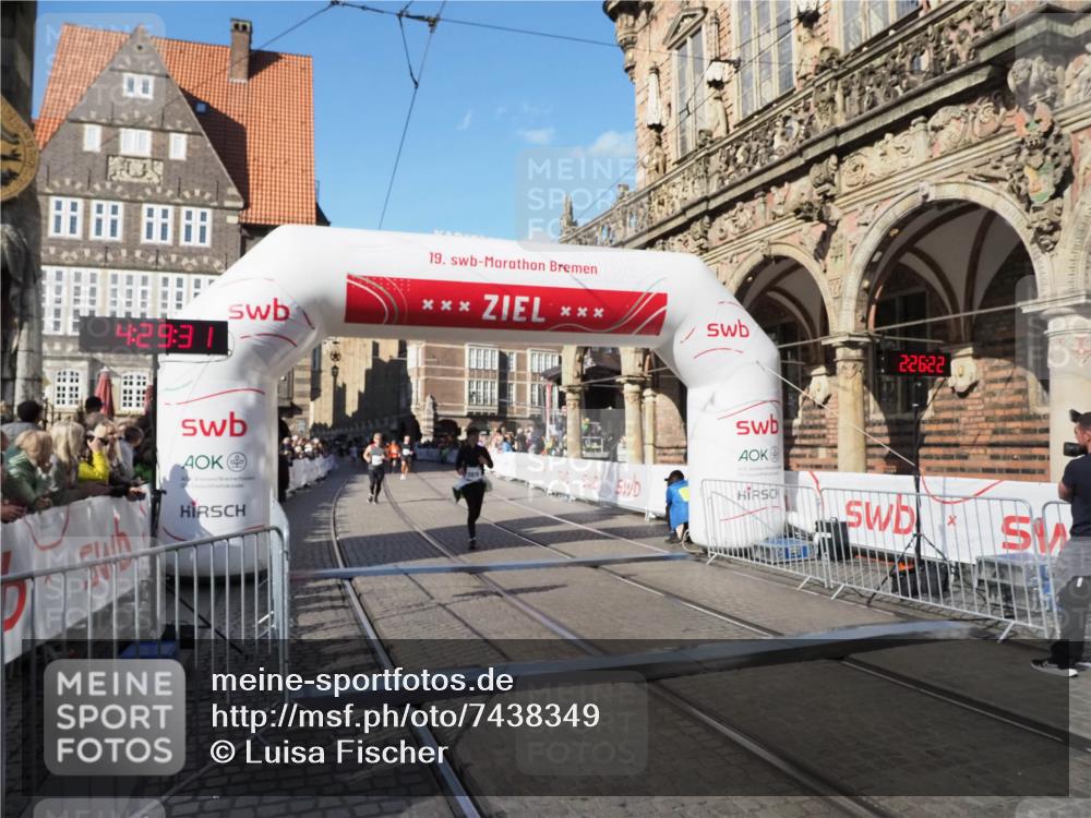 06.10.2024 - 19. swb-Marathon Bremen Luisa Fischer http://msf.ph/oto/7438349 06.10.2024 13:59:31 Ziel 2434, 2919, 6669 meine-sportfotos.de