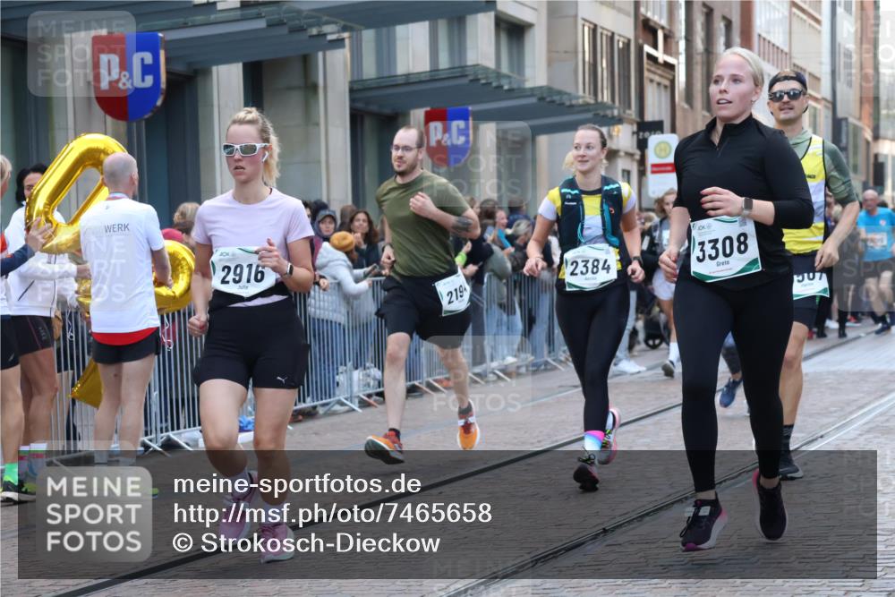 06.10.2024 - 19. swb-Marathon Bremen Strokosch-Dieckow http://msf.ph/oto/7465658 06.10.2024 13:54:42 Laufen 424, 643, 693, 834, 1374, 2059, 2194, 2232, 2275, 2384, 2649, 2700, 2714, 2715, 2916, 2986, 3010, 3040, 3081, 3204, 3272, 3308, 3504, 3541, 3551, 3575, 3664, 3761, 3823, 3987, 4123, 4230, 4277, 4383, 4750, 5044, 5344, 5353, 5418, 5507, 5535, 6130, 6165, 6556, 6558, 6887 meine-sportfotos.de