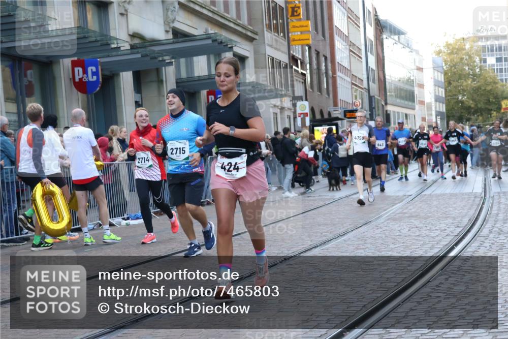 06.10.2024 - 19. swb-Marathon Bremen Strokosch-Dieckow http://msf.ph/oto/7465803 06.10.2024 13:54:57 Laufen 424, 643, 877, 942, 1264, 1374, 2057, 2059, 2121, 2232, 2275, 2598, 2700, 2714, 2715, 3010, 3081, 3204, 3504, 3541, 3551, 3575, 3664, 3730, 3743, 3761, 3823, 3987, 4123, 4230, 4383, 4750, 5148, 5257, 5313, 5344, 5418, 5535, 6556, 6558, 6887 meine-sportfotos.de