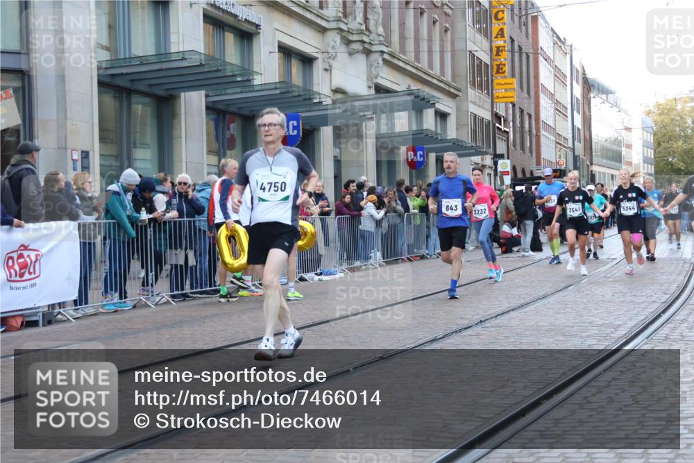 06.10.2024 - 19. swb-Marathon Bremen Strokosch-Dieckow http://msf.ph/oto/7466014 06.10.2024 13:55:02 Laufen 424, 643, 877, 942, 1264, 1521, 2057, 2059, 2108, 2121, 2232, 2275, 2517, 2598, 2700, 2714, 2715, 3010, 3081, 3204, 3504, 3541, 3575, 3664, 3730, 3743, 3761, 3987, 4123, 4230, 4383, 4750, 5148, 5257, 5313, 5344, 5418, 5535, 5556, 6556, 6558, 6887 meine-sportfotos.de