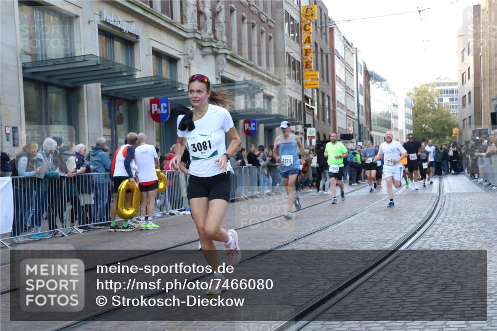 06.10.2024 - 19. swb-Marathon Bremen Strokosch-Dieckow http://msf.ph/oto/7466080 06.10.2024 13:55:14 Laufen 289, 449, 643, 877, 942, 945, 1264, 1521, 2057, 2108, 2121, 2168, 2275, 2517, 2580, 2598, 2700, 3010, 3081, 3175, 3204, 3322, 3541, 3730, 3743, 3761, 4230, 4247, 4401, 4402, 5148, 5257, 5313, 5344, 5556, 5849, 6074, 6558, 6887 meine-sportfotos.de
