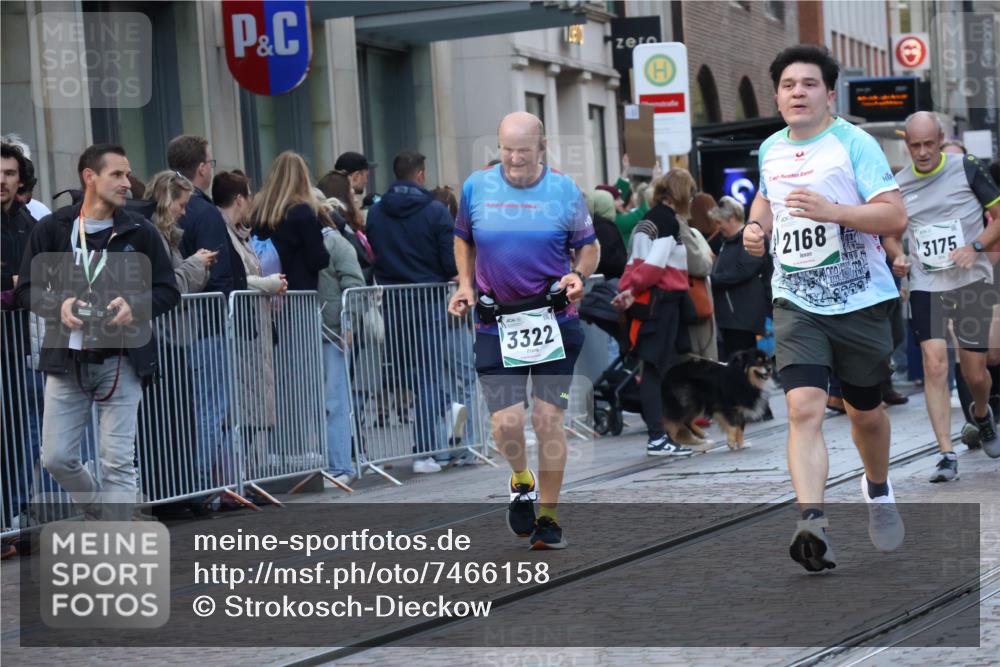 06.10.2024 - 19. swb-Marathon Bremen Strokosch-Dieckow http://msf.ph/oto/7466158 06.10.2024 13:55:33 Laufen 289, 449, 573, 582, 854, 942, 945, 1004, 1051, 1177, 1199, 1329, 1521, 2108, 2131, 2140, 2168, 2517, 2580, 2598, 3090, 3175, 3224, 3322, 4247, 4310, 4401, 4402, 4697, 5148, 5556, 5849, 5866, 5948, 6074 meine-sportfotos.de