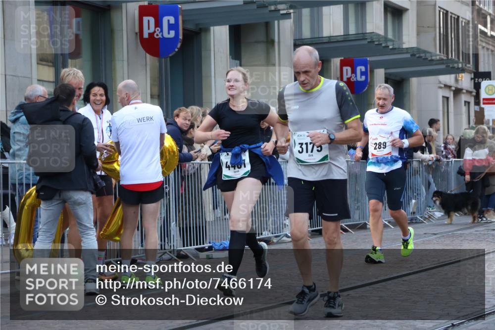 06.10.2024 - 19. swb-Marathon Bremen Strokosch-Dieckow http://msf.ph/oto/7466174 06.10.2024 13:55:39 Laufen 289, 449, 573, 582, 854, 945, 1004, 1051, 1177, 1199, 1253, 1329, 1521, 2108, 2131, 2140, 2168, 2517, 2580, 2721, 3090, 3175, 3224, 3322, 4247, 4310, 4401, 4402, 4697, 5556, 5849, 5866, 5948, 6074 meine-sportfotos.de