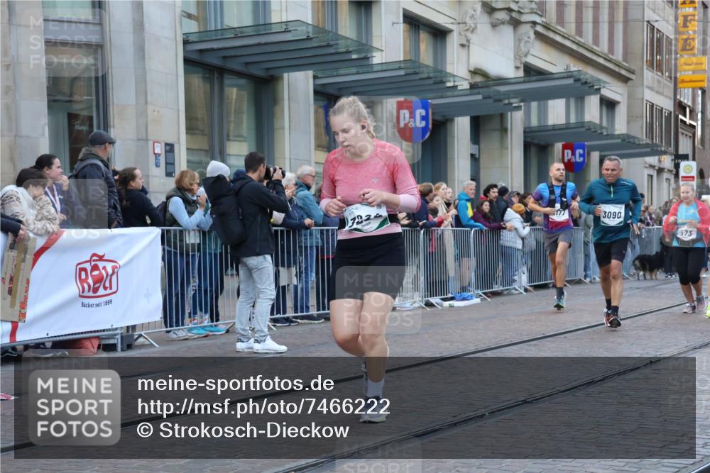 06.10.2024 - 19. swb-Marathon Bremen Strokosch-Dieckow http://msf.ph/oto/7466222 06.10.2024 13:55:55 Laufen 573, 582, 854, 1004, 1051, 1177, 1199, 1253, 1329, 2131, 2140, 2178, 2721, 2994, 3090, 3224, 4310, 4313, 4373, 4474, 4697, 4837, 5412, 5500, 5866, 5903, 5948, 5963, 5969 meine-sportfotos.de