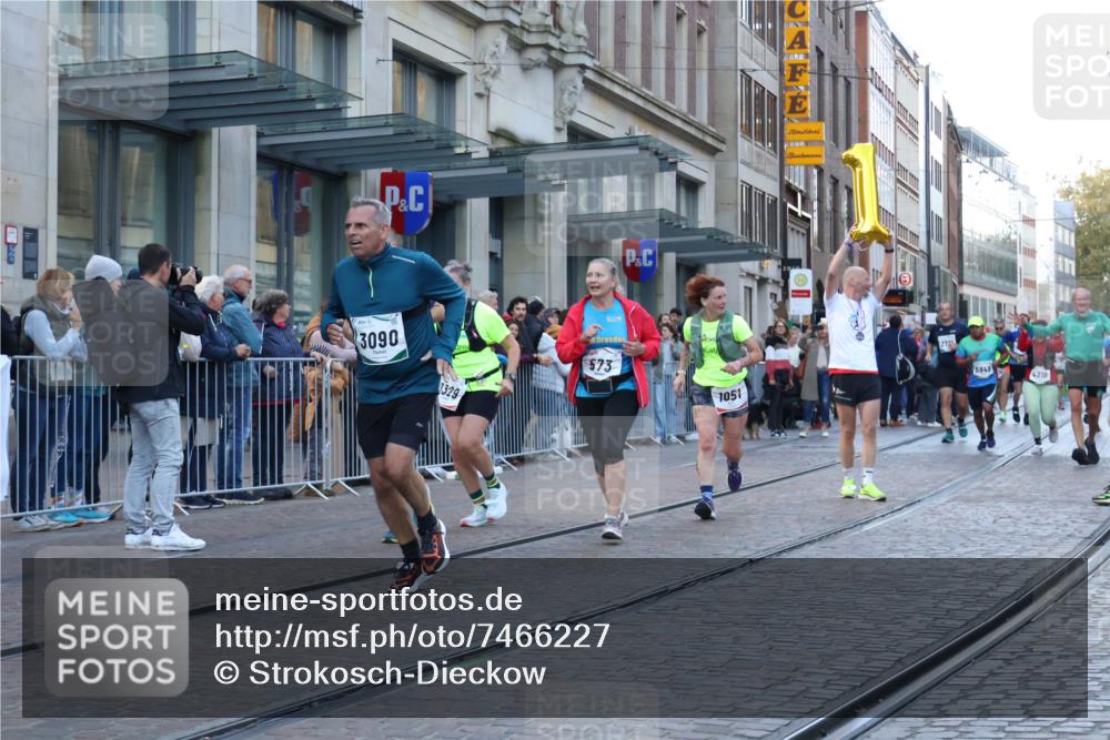 06.10.2024 - 19. swb-Marathon Bremen Strokosch-Dieckow http://msf.ph/oto/7466227 06.10.2024 13:55:57 Laufen 573, 582, 854, 1004, 1051, 1177, 1199, 1253, 1329, 2140, 2178, 2721, 2757, 2994, 3090, 3224, 4310, 4313, 4373, 4474, 4521, 4697, 4837, 5412, 5500, 5735, 5866, 5903, 5948, 5963, 5969 meine-sportfotos.de