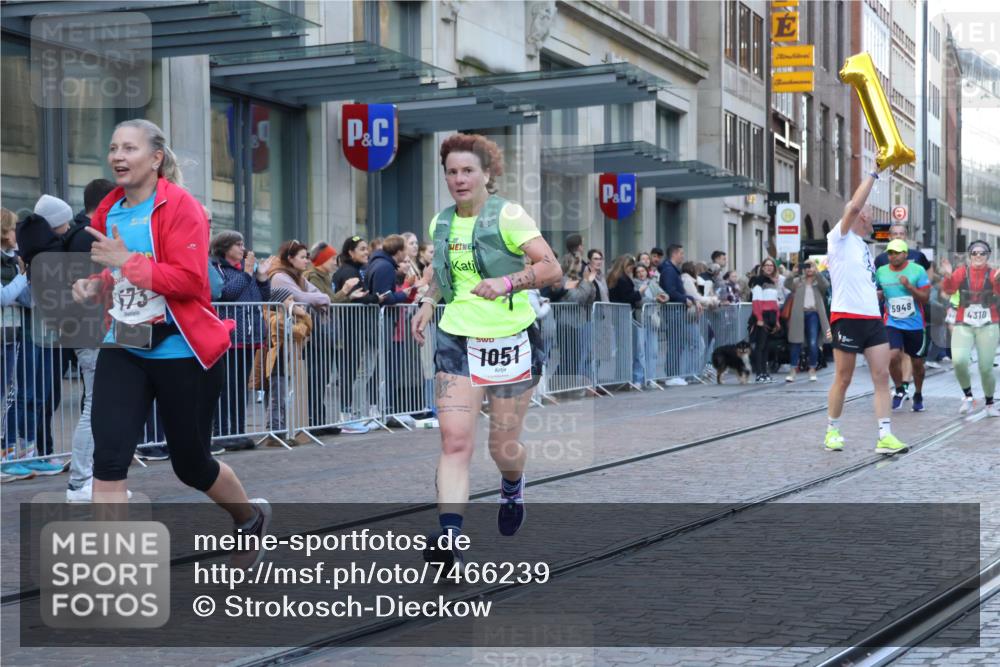 06.10.2024 - 19. swb-Marathon Bremen Strokosch-Dieckow http://msf.ph/oto/7466239 06.10.2024 13:55:59 Laufen 573, 582, 1004, 1051, 1177, 1199, 1253, 1329, 1364, 2140, 2178, 2721, 2757, 2994, 3090, 3224, 4310, 4313, 4373, 4474, 4521, 4697, 4837, 5412, 5500, 5735, 5866, 5903, 5948, 5963, 5969 meine-sportfotos.de