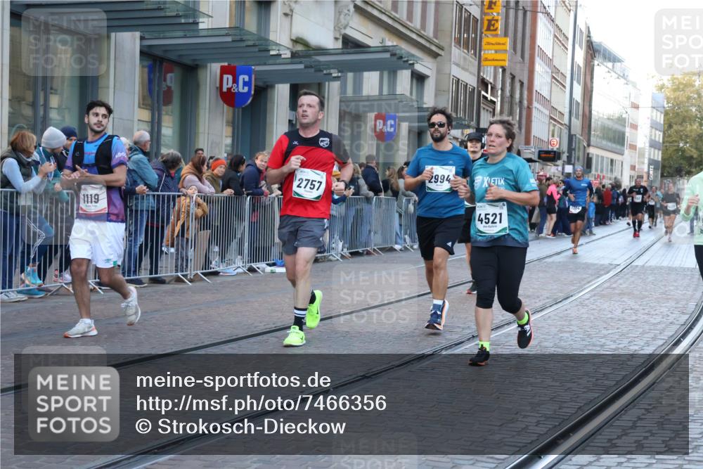 06.10.2024 - 19. swb-Marathon Bremen Strokosch-Dieckow http://msf.ph/oto/7466356 06.10.2024 13:56:24 Laufen 611, 733, 1119, 1176, 1364, 2173, 2447, 2757, 2994, 4313, 4373, 4521, 4527, 4837, 5267, 5412, 5413, 5735, 5903, 5963, 5969, 5973, 6159, 6311, 6531 meine-sportfotos.de