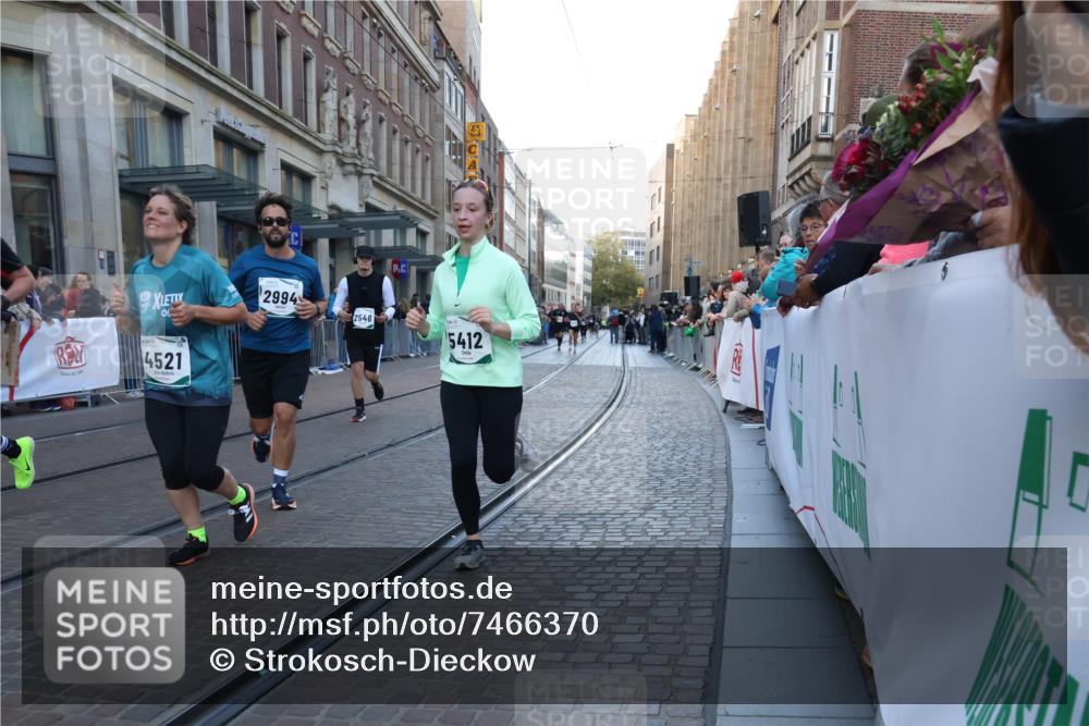 06.10.2024 - 19. swb-Marathon Bremen Strokosch-Dieckow http://msf.ph/oto/7466370 06.10.2024 13:56:26 Laufen 461, 611, 733, 1119, 1176, 1364, 2173, 2447, 2757, 2994, 4313, 4373, 4521, 4527, 4837, 5267, 5412, 5413, 5735, 5903, 5963, 5969, 5973, 6159, 6311, 6531 meine-sportfotos.de