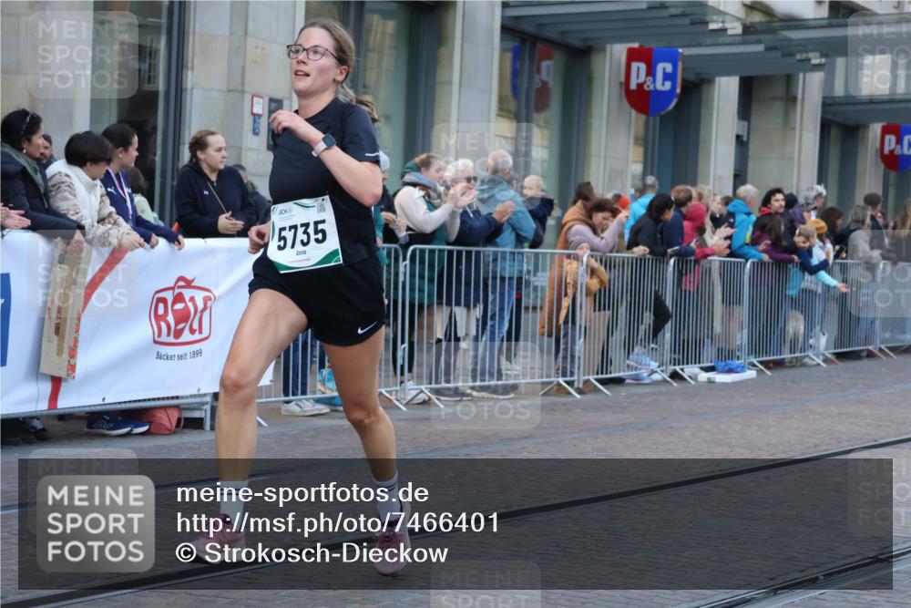 06.10.2024 - 19. swb-Marathon Bremen Strokosch-Dieckow http://msf.ph/oto/7466401 06.10.2024 13:56:34 Laufen 168, 461, 611, 733, 1119, 1176, 1364, 1508, 2173, 2447, 2757, 2994, 4521, 4527, 5267, 5412, 5413, 5735, 5973, 6005, 6159, 6311, 6531 meine-sportfotos.de