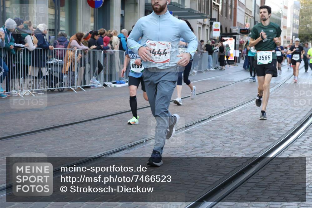 06.10.2024 - 19. swb-Marathon Bremen Strokosch-Dieckow http://msf.ph/oto/7466523 06.10.2024 13:57:06 Laufen 107, 168, 461, 479, 1410, 1443, 1444, 1508, 2230, 2635, 2853, 3035, 3048, 3498, 3565, 3608, 3966, 4248, 4597, 4601, 4701, 4737, 5485, 6005, 6869, 6883 meine-sportfotos.de