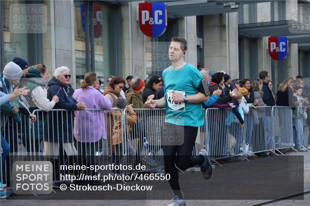 06.10.2024 - 19. swb-Marathon Bremen Strokosch-Dieckow http://msf.ph/oto/7466550 06.10.2024 13:57:11 Laufen 107, 479, 1410, 1428, 1443, 1444, 1508, 1572, 1639, 2230, 2413, 2635, 2853, 3035, 3043, 3048, 3498, 3565, 3608, 3966, 4028, 4248, 4597, 4601, 4701, 4737, 5358, 5485, 6869, 6883 meine-sportfotos.de