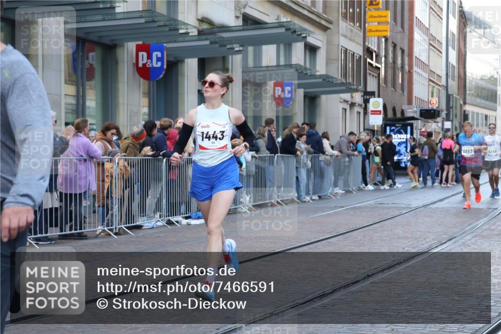 06.10.2024 - 19. swb-Marathon Bremen Strokosch-Dieckow http://msf.ph/oto/7466591 06.10.2024 13:57:18 Laufen 107, 242, 479, 1410, 1428, 1443, 1572, 1639, 2413, 2635, 2853, 2897, 3035, 3043, 3048, 3498, 3608, 3840, 3966, 4028, 4248, 4597, 4601, 4701, 4737, 5358, 5485, 5539, 6270, 6883 meine-sportfotos.de