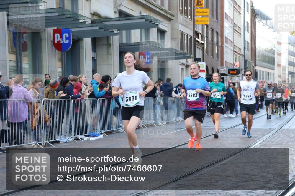 06.10.2024 - 19. swb-Marathon Bremen Strokosch-Dieckow http://msf.ph/oto/7466607 06.10.2024 13:57:23 Laufen 107, 242, 479, 1410, 1428, 1443, 1572, 1639, 2413, 2451, 2635, 2853, 2897, 3043, 3048, 3552, 3608, 3840, 3966, 4028, 4248, 4597, 4601, 4701, 5358, 5485, 5539, 5934, 6270, 6883 meine-sportfotos.de