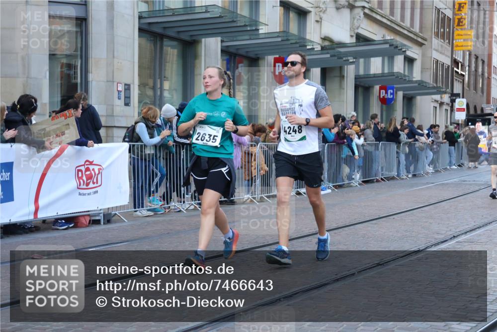 06.10.2024 - 19. swb-Marathon Bremen Strokosch-Dieckow http://msf.ph/oto/7466643 06.10.2024 13:57:27 Laufen 107, 242, 479, 1410, 1428, 1572, 1639, 2413, 2451, 2452, 2635, 2897, 3043, 3552, 3608, 3840, 4011, 4028, 4248, 4597, 4601, 5358, 5485, 5539, 5934, 6270, 6883 meine-sportfotos.de