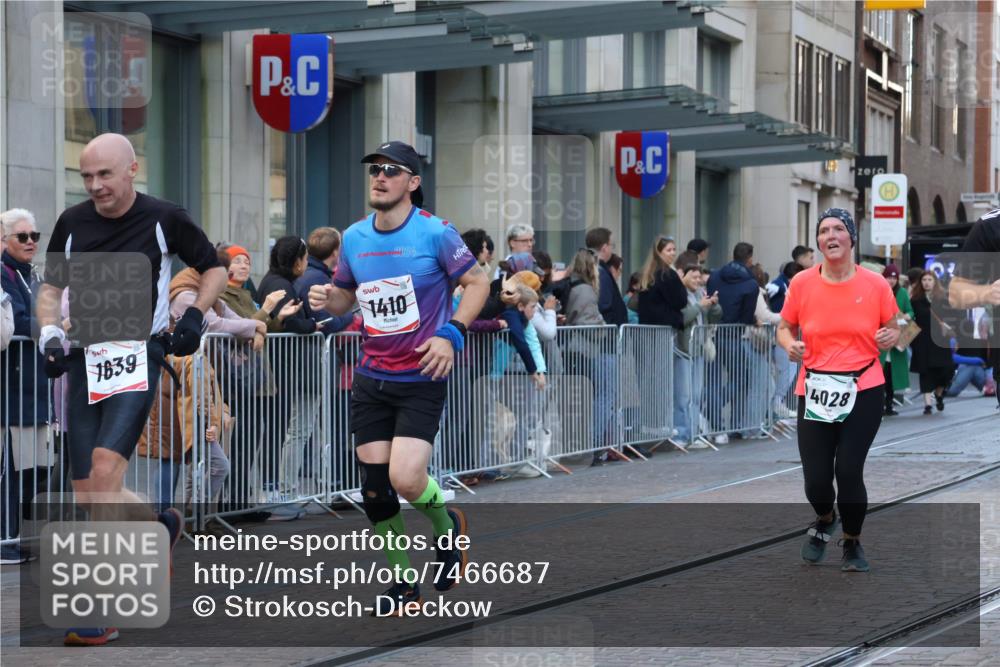 06.10.2024 - 19. swb-Marathon Bremen Strokosch-Dieckow http://msf.ph/oto/7466687 06.10.2024 13:57:34 Laufen 107, 242, 472, 479, 1410, 1414, 1428, 1572, 1639, 2413, 2451, 2452, 2635, 2897, 3043, 3552, 3840, 4011, 4028, 4248, 4597, 4601, 4896, 5358, 5485, 5539, 5934, 5949, 6270, 6447, 6883 meine-sportfotos.de