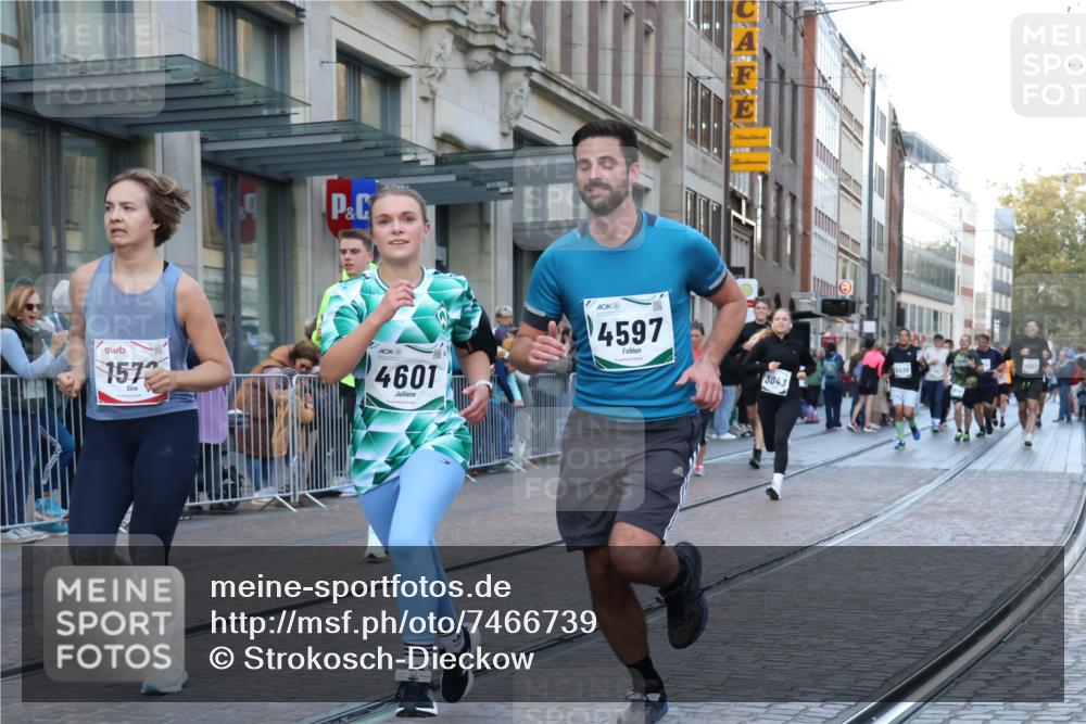 06.10.2024 - 19. swb-Marathon Bremen Strokosch-Dieckow http://msf.ph/oto/7466739 06.10.2024 13:57:42 Laufen 242, 472, 1410, 1414, 1428, 1572, 1639, 2413, 2451, 2452, 2897, 3043, 3489, 3552, 3840, 4011, 4028, 4597, 4601, 4896, 5358, 5539, 5758, 5934, 5949, 6270, 6447, 6749 meine-sportfotos.de