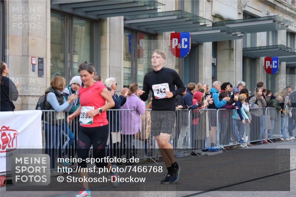 06.10.2024 - 19. swb-Marathon Bremen Strokosch-Dieckow http://msf.ph/oto/7466768 06.10.2024 13:57:47 Laufen 242, 351, 472, 1414, 1428, 1572, 1639, 2374, 2413, 2451, 2452, 2897, 3043, 3489, 3552, 3840, 4011, 4028, 4896, 5358, 5539, 5758, 5934, 5949, 6270, 6447, 6749 meine-sportfotos.de