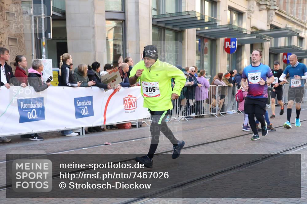 06.10.2024 - 19. swb-Marathon Bremen Strokosch-Dieckow http://msf.ph/oto/7467026 06.10.2024 13:58:29 Laufen 305, 706, 993, 1115, 1328, 1394, 1559, 1595, 1629, 2038, 2365, 2440, 2641, 2823, 3216, 3634, 3807, 3808, 3809, 4748, 4840, 5031, 5476, 5637, 6554 meine-sportfotos.de