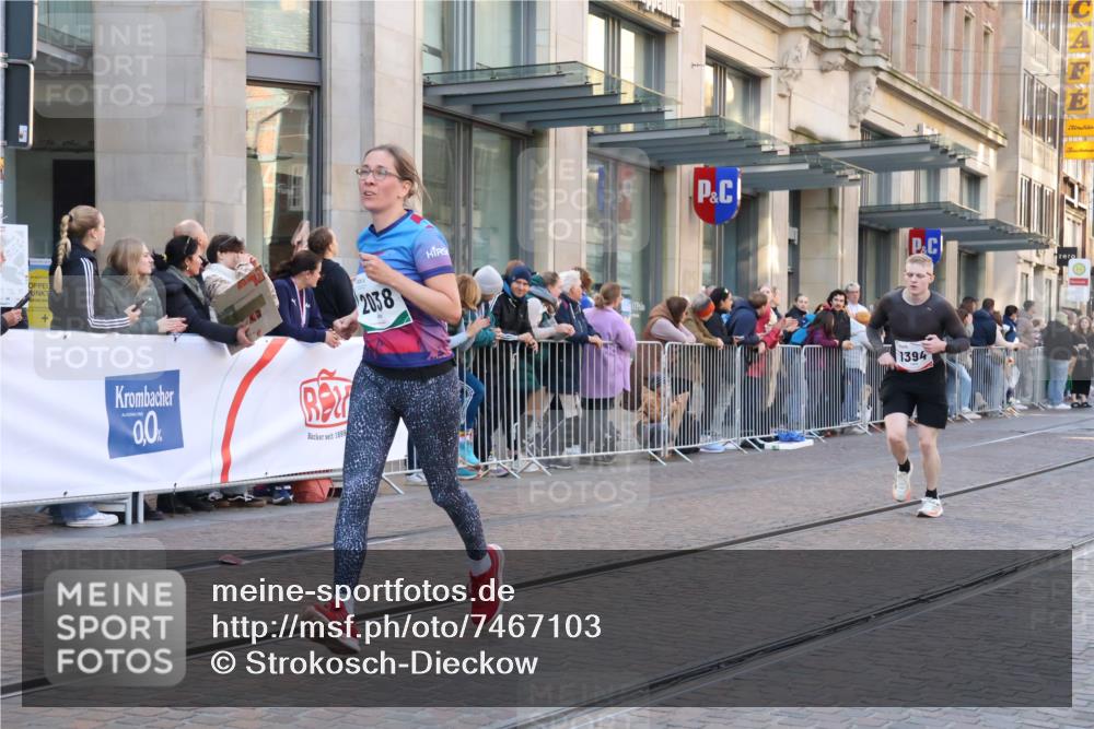 06.10.2024 - 19. swb-Marathon Bremen Strokosch-Dieckow http://msf.ph/oto/7467103 06.10.2024 13:58:41 Laufen 188, 706, 1115, 1328, 1394, 1559, 1595, 2038, 2365, 2641, 2823, 2919, 3216, 3807, 3808, 3809, 4423, 4762, 5031, 5476, 6554 meine-sportfotos.de