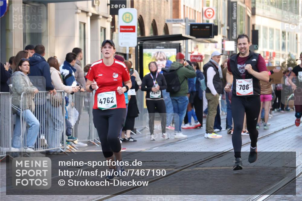 06.10.2024 - 19. swb-Marathon Bremen Strokosch-Dieckow http://msf.ph/oto/7467190 06.10.2024 13:58:55 Laufen 188, 706, 2365, 2434, 2641, 2823, 2919, 3075, 3216, 3481, 3808, 3809, 4423, 4762, 5031, 5476, 5741, 6177, 6203, 6554, 6669 meine-sportfotos.de