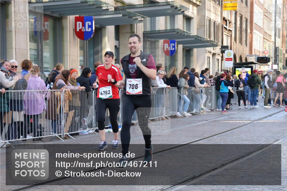 06.10.2024 - 19. swb-Marathon Bremen Strokosch-Dieckow http://msf.ph/oto/7467211 06.10.2024 13:58:58 Laufen 188, 507, 706, 2365, 2434, 2641, 2823, 2919, 3075, 3161, 3216, 3481, 3808, 3809, 3919, 4423, 4762, 4816, 5031, 5476, 5741, 5968, 6177, 6193, 6203, 6554, 6669 meine-sportfotos.de