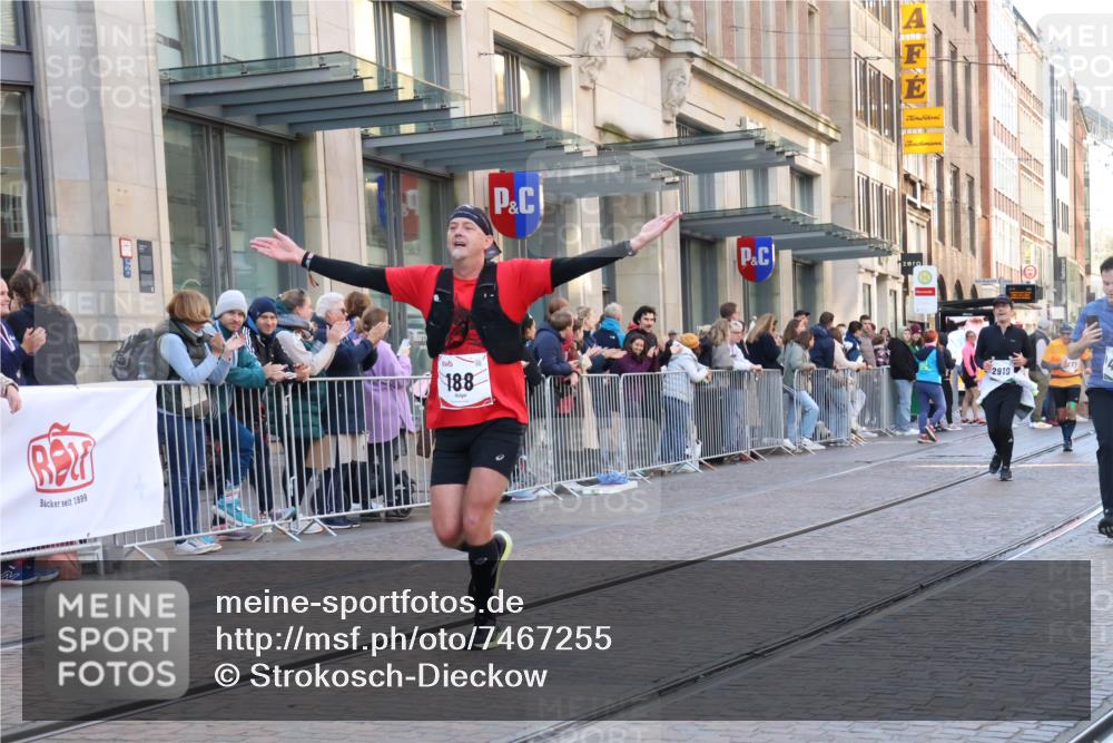 06.10.2024 - 19. swb-Marathon Bremen Strokosch-Dieckow http://msf.ph/oto/7467255 06.10.2024 13:59:06 Laufen 116, 188, 507, 1395, 2434, 2919, 3075, 3161, 3276, 3481, 3919, 4423, 4762, 4816, 5125, 5495, 5741, 5968, 6177, 6193, 6203, 6669 meine-sportfotos.de