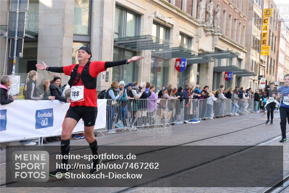 06.10.2024 - 19. swb-Marathon Bremen Strokosch-Dieckow http://msf.ph/oto/7467262 06.10.2024 13:59:07 Laufen 116, 188, 507, 1395, 2434, 2919, 3034, 3075, 3161, 3276, 3481, 3919, 4423, 4762, 4816, 4937, 5125, 5495, 5741, 5968, 6177, 6193, 6203, 6669 meine-sportfotos.de