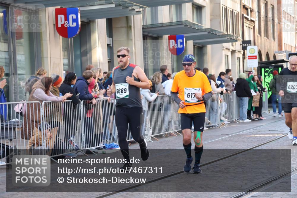 06.10.2024 - 19. swb-Marathon Bremen Strokosch-Dieckow http://msf.ph/oto/7467311 06.10.2024 13:59:14 Laufen 116, 188, 507, 1395, 2327, 2434, 2919, 3034, 3075, 3161, 3276, 3481, 3919, 4616, 4816, 4937, 5064, 5125, 5495, 5741, 5776, 5968, 6177, 6193, 6203, 6669, 6898 meine-sportfotos.de