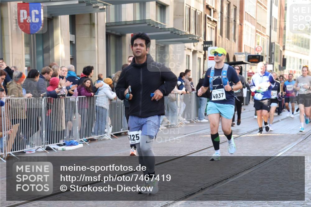 06.10.2024 - 19. swb-Marathon Bremen Strokosch-Dieckow http://msf.ph/oto/7467419 06.10.2024 13:59:32 Laufen 80, 116, 406, 507, 691, 811, 911, 978, 1061, 1282, 1386, 1395, 2068, 2327, 2998, 3034, 3075, 3088, 3119, 3161, 3276, 3481, 3919, 3992, 4616, 4816, 4913, 4937, 5064, 5125, 5309, 5310, 5495, 5741, 5776, 5787, 5968, 6177, 6193, 6790, 6821, 6898 meine-sportfotos.de