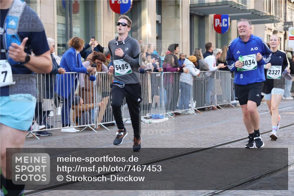 06.10.2024 - 19. swb-Marathon Bremen Strokosch-Dieckow http://msf.ph/oto/7467453 06.10.2024 13:59:36 Laufen 80, 116, 406, 507, 691, 811, 911, 978, 1061, 1282, 1386, 1395, 2068, 2327, 2998, 3034, 3088, 3119, 3161, 3276, 3618, 3919, 3992, 4616, 4816, 4913, 4937, 5064, 5125, 5309, 5310, 5495, 5776, 5787, 5968, 6193, 6282, 6790, 6821, 6898 meine-sportfotos.de