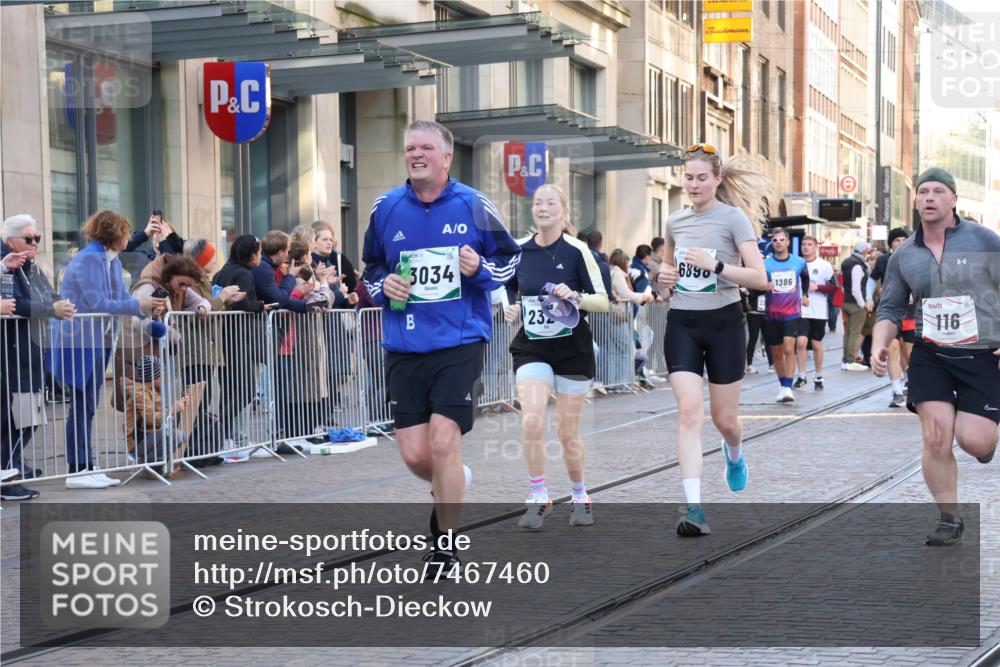 06.10.2024 - 19. swb-Marathon Bremen Strokosch-Dieckow http://msf.ph/oto/7467460 06.10.2024 13:59:37 Laufen 80, 116, 406, 507, 691, 811, 911, 978, 1061, 1282, 1386, 1395, 2068, 2327, 2998, 3034, 3088, 3119, 3276, 3618, 3919, 3992, 4616, 4816, 4913, 4937, 5064, 5125, 5309, 5310, 5495, 5776, 5787, 5968, 6193, 6282, 6790, 6821, 6898 meine-sportfotos.de
