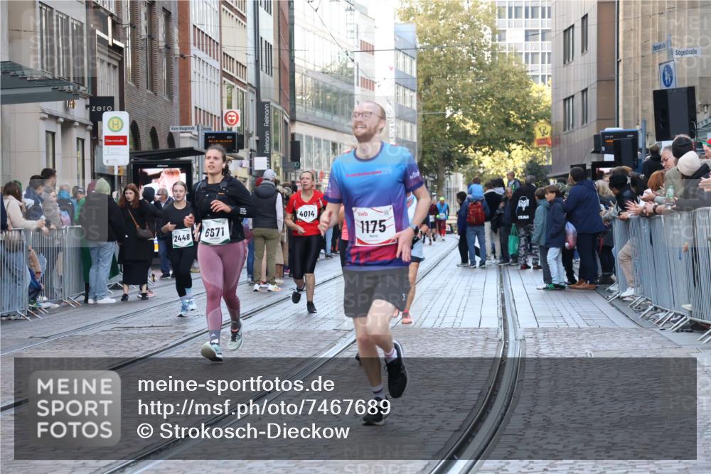 06.10.2024 - 19. swb-Marathon Bremen Strokosch-Dieckow http://msf.ph/oto/7467689 06.10.2024 14:00:09 Laufen 691, 978, 1175, 1486, 2448, 2959, 2998, 3101, 3332, 3355, 3554, 3609, 3618, 3811, 3812, 4014, 4273, 4274, 5309, 5310, 5347, 5354, 6282, 6671 meine-sportfotos.de