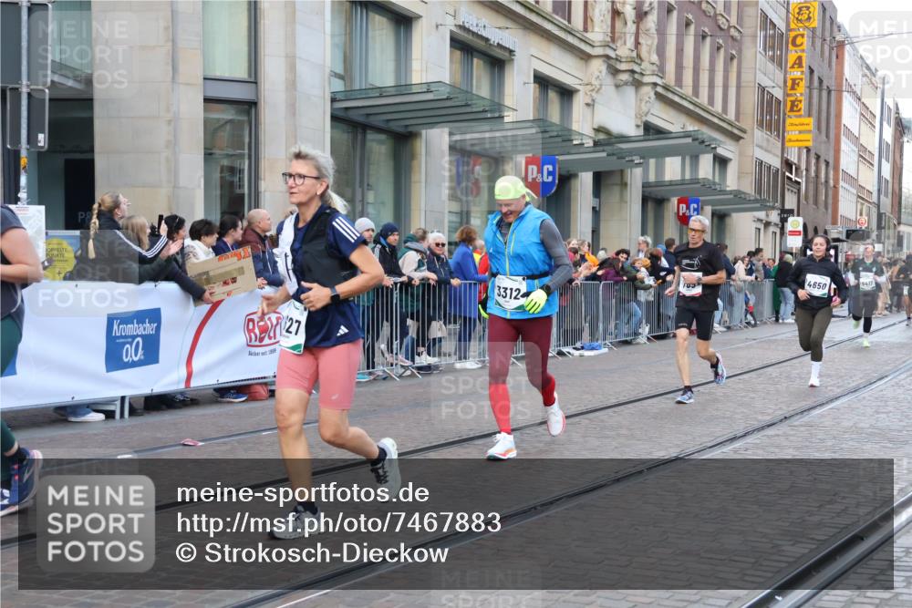 06.10.2024 - 19. swb-Marathon Bremen Strokosch-Dieckow http://msf.ph/oto/7467883 06.10.2024 14:00:45 Laufen 719, 765, 832, 1166, 2047, 2056, 2760, 2789, 3094, 3309, 3310, 3312, 3355, 3695, 3749, 3835, 3877, 4060, 4627, 4650, 5347, 5417, 6156, 6168, 6455 meine-sportfotos.de
