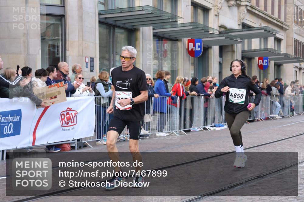 06.10.2024 - 19. swb-Marathon Bremen Strokosch-Dieckow http://msf.ph/oto/7467899 06.10.2024 14:00:47 Laufen 719, 765, 832, 1166, 2047, 2056, 2760, 2789, 3094, 3309, 3310, 3312, 3355, 3695, 3749, 3835, 3877, 4060, 4627, 4650, 5417, 6156, 6168, 6455, 6640 meine-sportfotos.de