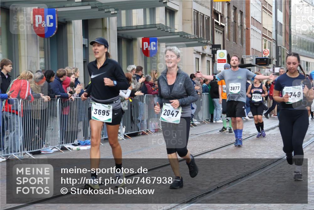 06.10.2024 - 19. swb-Marathon Bremen Strokosch-Dieckow http://msf.ph/oto/7467938 06.10.2024 14:00:54 Laufen 719, 765, 832, 1166, 2047, 2056, 2717, 2760, 2789, 3085, 3094, 3309, 3310, 3312, 3695, 3749, 3831, 3835, 3877, 4060, 4627, 4650, 5417, 6156, 6168, 6455, 6640 meine-sportfotos.de