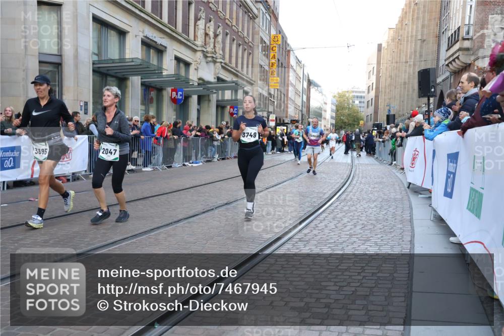 06.10.2024 - 19. swb-Marathon Bremen Strokosch-Dieckow http://msf.ph/oto/7467945 06.10.2024 14:00:56 Laufen 719, 765, 832, 1166, 2047, 2056, 2717, 2760, 3085, 3094, 3309, 3310, 3312, 3695, 3749, 3831, 3835, 3877, 4060, 4627, 5417, 6156, 6168, 6455, 6640 meine-sportfotos.de