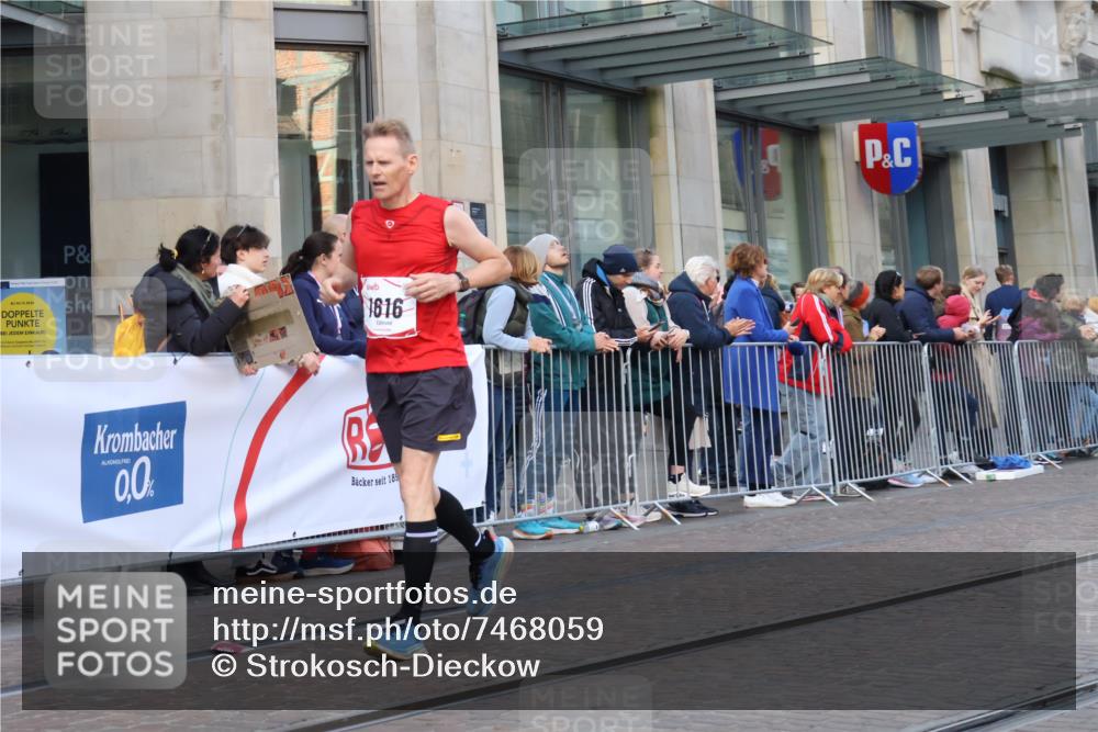 06.10.2024 - 19. swb-Marathon Bremen Strokosch-Dieckow http://msf.ph/oto/7468059 06.10.2024 14:01:29 Laufen 1205, 1616, 2027, 2054, 2570, 2588, 2717, 3085, 3659, 3831, 4086, 4320, 4341, 4343, 4483, 4746, 4825, 5003, 5563, 5778, 6178, 6267, 6291, 6326, 6530, 6977 meine-sportfotos.de