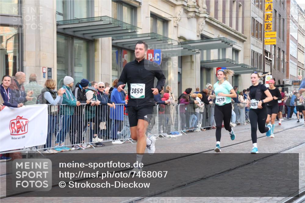 06.10.2024 - 19. swb-Marathon Bremen Strokosch-Dieckow http://msf.ph/oto/7468067 06.10.2024 14:01:33 Laufen 311, 974, 1205, 1616, 2027, 2054, 2570, 2588, 3659, 4086, 4320, 4341, 4343, 4483, 4746, 4825, 5003, 5563, 5778, 6178, 6267, 6291, 6326, 6530, 6977 meine-sportfotos.de