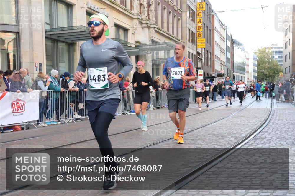 06.10.2024 - 19. swb-Marathon Bremen Strokosch-Dieckow http://msf.ph/oto/7468087 06.10.2024 14:01:36 Laufen 311, 974, 1205, 1340, 1616, 2027, 2054, 2570, 2588, 3659, 3742, 4086, 4320, 4341, 4343, 4483, 4746, 4825, 5003, 5563, 5778, 6178, 6267, 6291, 6326, 6530, 6977 meine-sportfotos.de