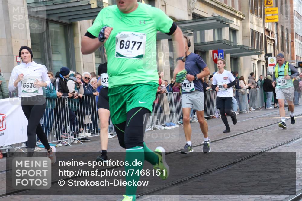 06.10.2024 - 19. swb-Marathon Bremen Strokosch-Dieckow http://msf.ph/oto/7468151 06.10.2024 14:01:50 Laufen 311, 974, 1340, 2027, 2054, 2357, 2362, 2588, 3513, 3562, 3742, 4086, 4320, 4341, 4343, 4385, 4390, 4746, 4825, 5010, 5563, 5778, 5841, 5980, 6291, 6326, 6530, 6977 meine-sportfotos.de