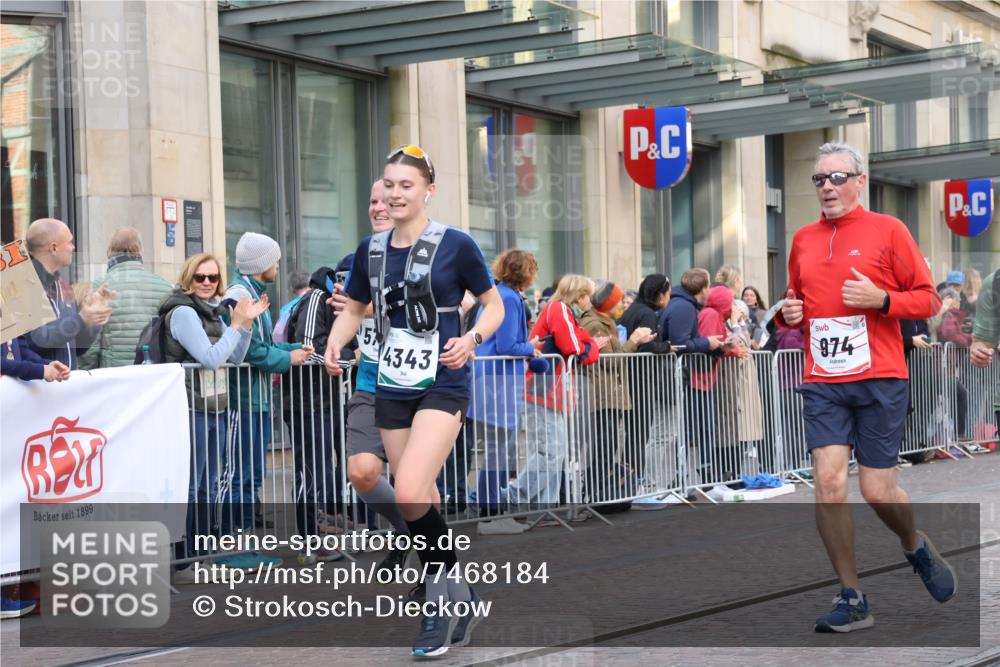 06.10.2024 - 19. swb-Marathon Bremen Strokosch-Dieckow http://msf.ph/oto/7468184 06.10.2024 14:01:57 Laufen 311, 974, 1340, 2027, 2054, 2357, 2362, 2588, 3419, 3513, 3562, 3627, 3742, 4086, 4320, 4341, 4343, 4385, 4390, 4746, 4925, 5010, 5178, 5563, 5778, 5841, 5980, 6291, 6321, 6530 meine-sportfotos.de