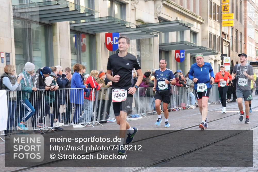 06.10.2024 - 19. swb-Marathon Bremen Strokosch-Dieckow http://msf.ph/oto/7468212 06.10.2024 14:02:02 Laufen 311, 974, 1340, 2027, 2357, 2362, 3419, 3513, 3562, 3627, 3742, 4086, 4220, 4341, 4343, 4385, 4390, 4746, 4925, 5010, 5178, 5563, 5586, 5778, 5826, 5841, 5980, 6279, 6291, 6321 meine-sportfotos.de