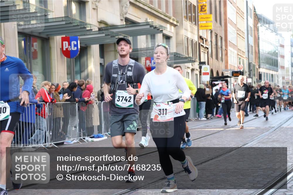 06.10.2024 - 19. swb-Marathon Bremen Strokosch-Dieckow http://msf.ph/oto/7468235 06.10.2024 14:02:05 Laufen 167, 311, 974, 1340, 1610, 2027, 2357, 2362, 3419, 3513, 3562, 3627, 3742, 4220, 4326, 4341, 4385, 4390, 4925, 5010, 5178, 5563, 5586, 5597, 5778, 5826, 5841, 5980, 6279, 6321 meine-sportfotos.de
