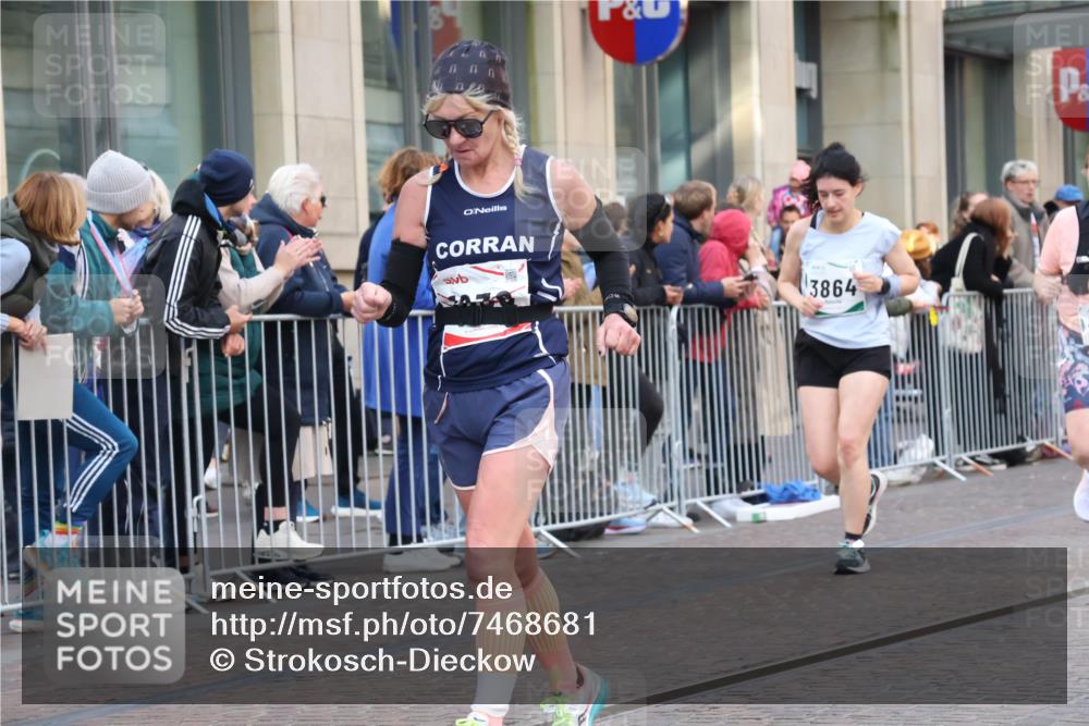 06.10.2024 - 19. swb-Marathon Bremen Strokosch-Dieckow http://msf.ph/oto/7468681 06.10.2024 14:03:06 Laufen 820, 961, 1180, 1213, 1600, 1636, 2102, 2394, 2506, 2508, 2593, 3025, 3669, 3841, 3864, 4006, 4132, 4250, 4254, 4901, 4959, 5269, 5579, 6253 meine-sportfotos.de