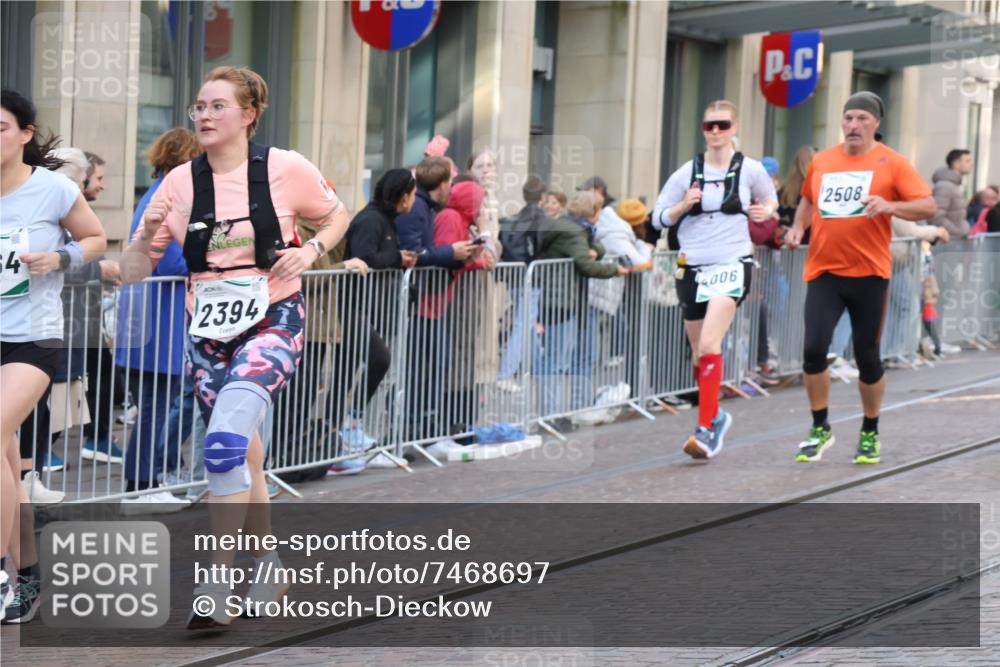 06.10.2024 - 19. swb-Marathon Bremen Strokosch-Dieckow http://msf.ph/oto/7468697 06.10.2024 14:03:08 Laufen 961, 1180, 1213, 1600, 1636, 2102, 2394, 2506, 2508, 2593, 3025, 3669, 3841, 3864, 4006, 4132, 4250, 4254, 4901, 4959, 5046, 5089, 5269, 5579 meine-sportfotos.de