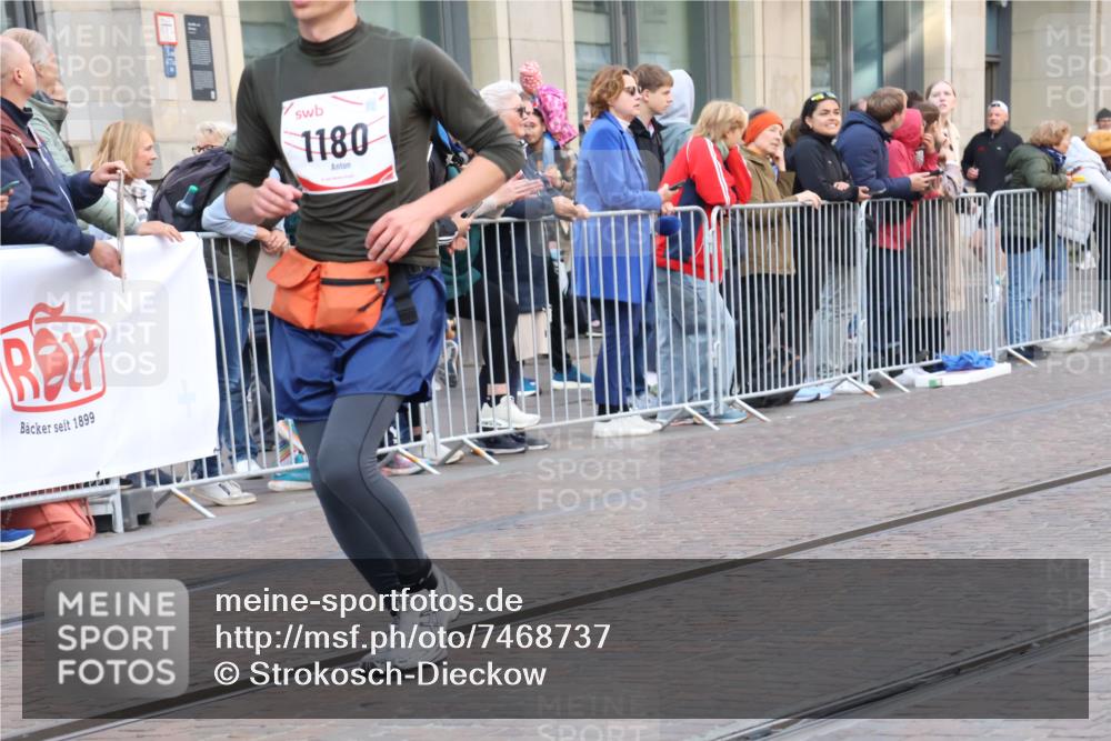 06.10.2024 - 19. swb-Marathon Bremen Strokosch-Dieckow http://msf.ph/oto/7468737 06.10.2024 14:03:13 Laufen 961, 1180, 1213, 1600, 1636, 2394, 2506, 2508, 3025, 3134, 3669, 3841, 3864, 4006, 4132, 4250, 4287, 4901, 4959, 5046, 5089, 5269, 5579, 6645 meine-sportfotos.de