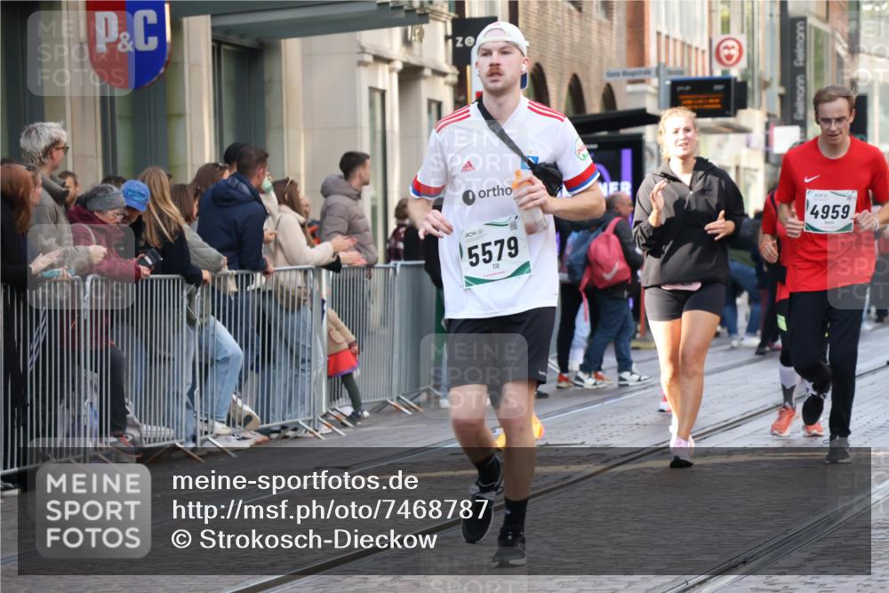 06.10.2024 - 19. swb-Marathon Bremen Strokosch-Dieckow http://msf.ph/oto/7468787 06.10.2024 14:03:20 Laufen 196, 961, 1180, 1213, 1600, 1636, 2186, 2896, 3025, 3134, 3841, 3864, 3908, 3978, 4006, 4132, 4250, 4287, 4639, 4901, 4959, 5046, 5089, 5269, 5479, 5579, 6645 meine-sportfotos.de